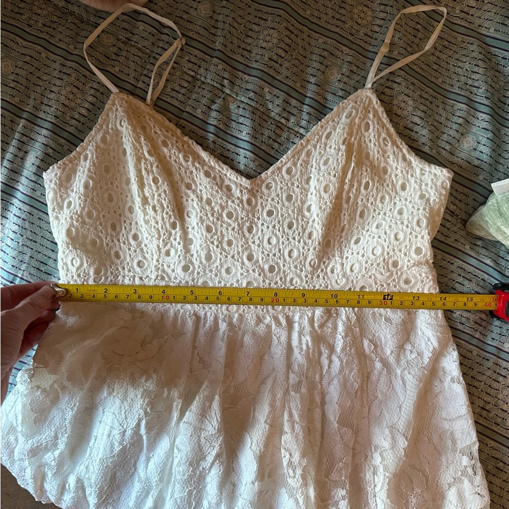 White lace eyelet dress - Picture 10 of 10